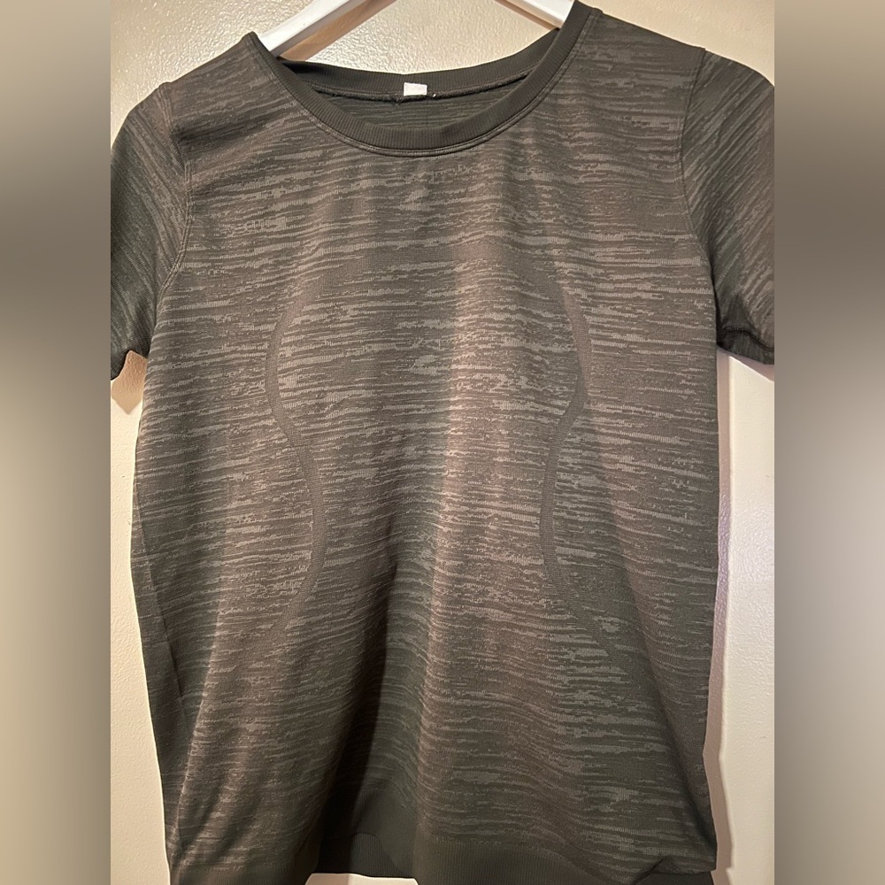 lululemon athletica swiftly tech green stretchy top comfy gym yoga athleisure - Picture 2 of 6